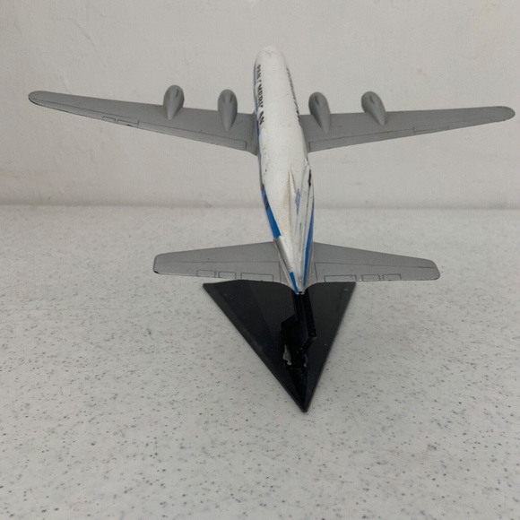 Vintage 1980s Pan American 6110C Airplane Model and Display Stand - Picture 13 of 16